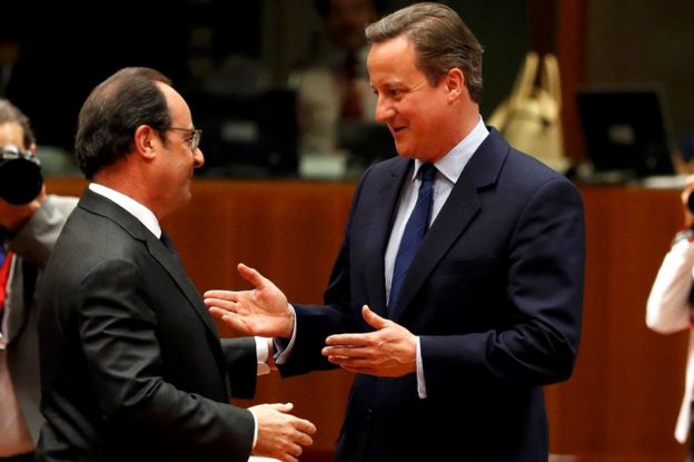 UK Prime Minister David Cameron (R) with French President Francois Hollande in Brussels, 28 June