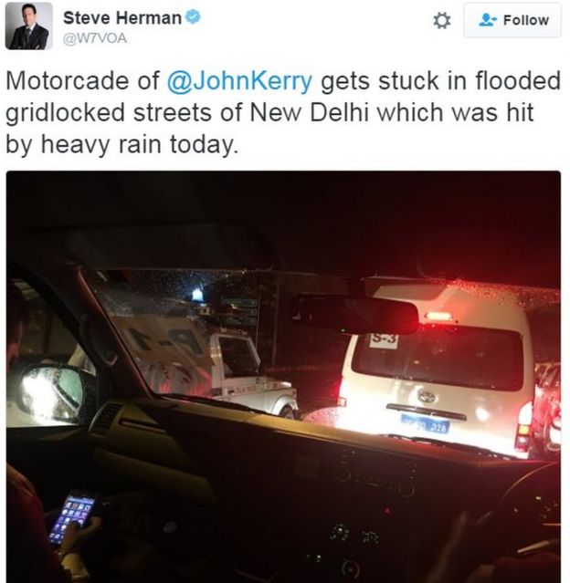 Motorcade of @JohnKerry gets stuck in flooded gridlocked streets of New Delhi which was hit by heavy rain today.