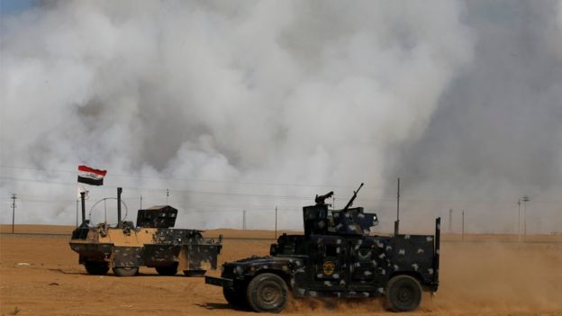 Дым от горения на фабрике по производству серы в Ираке