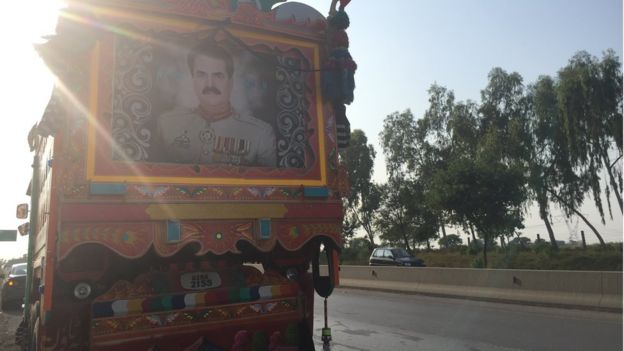 A truck with portrait of General Raheel Sharif