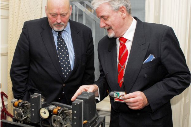 Volunteer John Watson shows the Lorenz machine to Bill Tutte, nephew of the wartime codebreaker of the same name