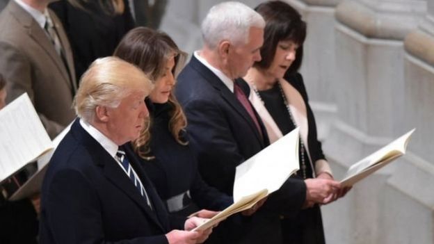 Trump oo ka qeybgalay kullaan duco ayadoo lagu banaanbaxayo