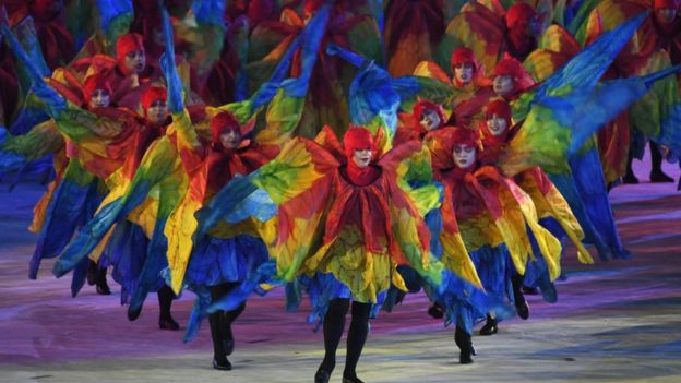 Danzarines en el Maracaná