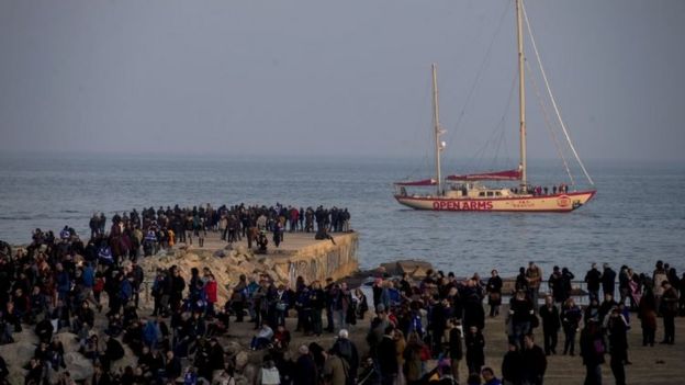 Protesters at the Mediterranean coast (18 February 2017)