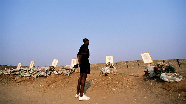 Em 1993 o então capitão da Seleção da Zâmbia, Kalusha Bwalya, visitou os túmulos dos companheiros de equipe mortos no acidente no Gabão, perto do Estádio de Lusaka