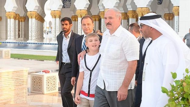 Kolya and Alexander Lukashenko at the Sheikh Zayed Grand Mosque in Abu Dhabi in October 2014
