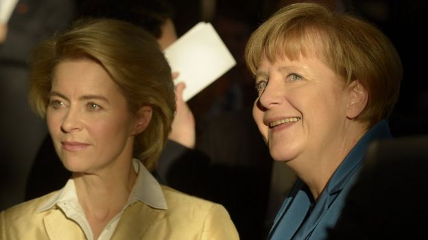 Chancellor Merkel (right) with CDU's Ursula von der Leyen, Dec 2013