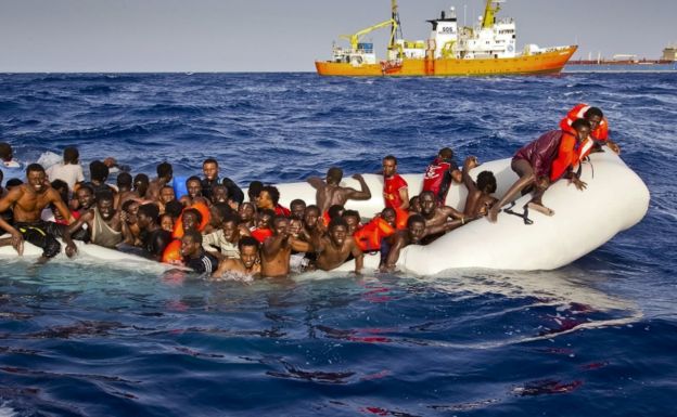 Miles de africanos han perecido en su intento de cruzar de Libia a Lampedusa en embarcaciones improvisadas o sobrecargadas.