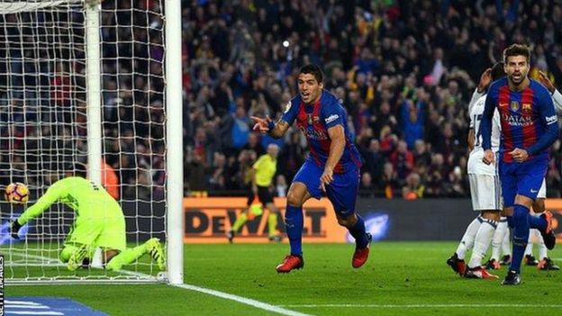 Sanchez akiifungia bao la kwanza timu yake katika mechi ya El Classico dhidi ya Real Madrid