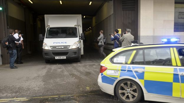 A convoy of police vehicles believed to be transporting murder suspect Tommy Mair leaves Westminster Magistrates Court
