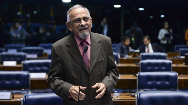 Senador João Capiberibe (PSB-AP) em sessão no Senado