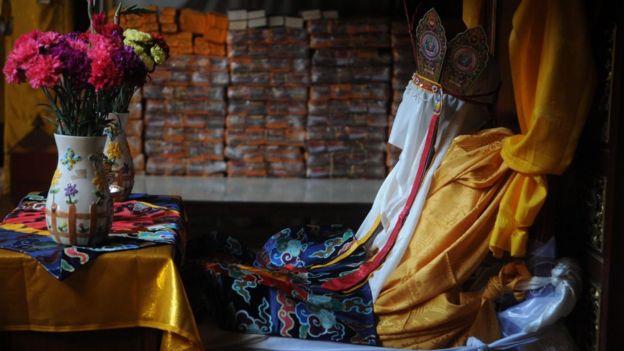 The remains of Jigme Dorje Palbar Bista, the last king of former Himalayan kingdom of Mustang, are seen in a monastery at Bauddha in Kathmandu, 16 December 2016