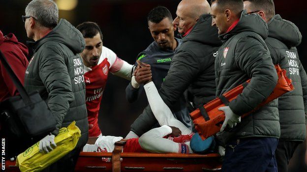 Arsenal Sporting Lisbon Danny Welbeck Injured As Gunners Reach