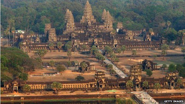 Đền Angkor thu hút nhiều triệu lượt du khách hàng năm