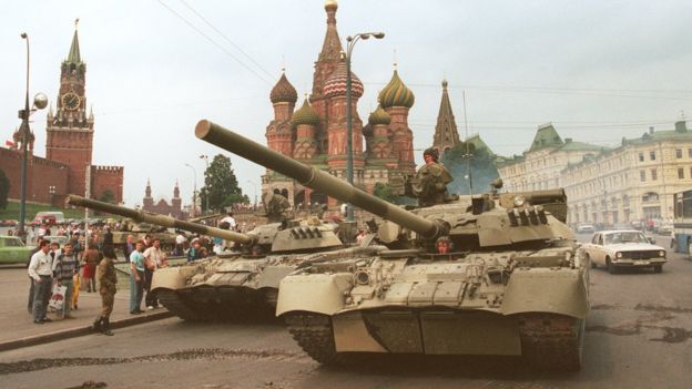 Tanques en Moscú