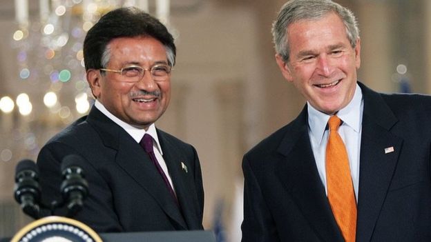 US President George W. Bush (R) shakes (shaking) hands with Pakistani President Pervez Musharraf (L) in 2006 press conference