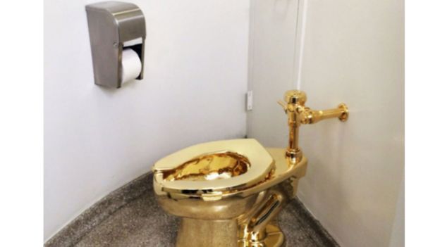 Choo kilichotengezwa na dhahabu