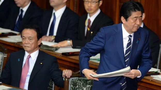 Lãnh đạo Nhật Bản: Taro Aso và Shinzo Abe tại Quốc hội