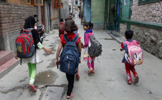 Kashmiris going to attend alternate classes in Srinagar