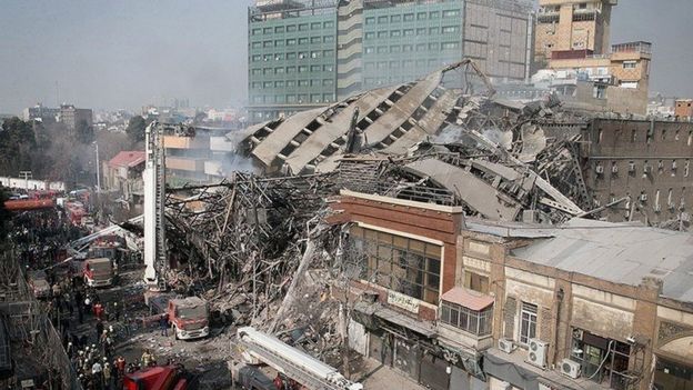 Quang cảnh sau khi tòa nhà Plasco ở Tehran, Iran, sập đổ (ngày 19/01/2017)