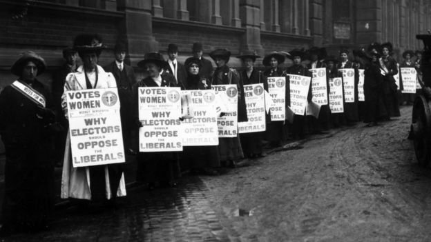 January 1910: Suffragettes campaigning in London against the Liberal Party during the first election of 1910