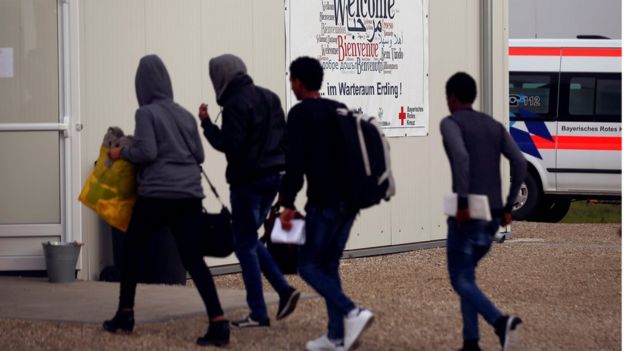 عدد قياسي من المهاجرين يغادر ألمانيا طواعية