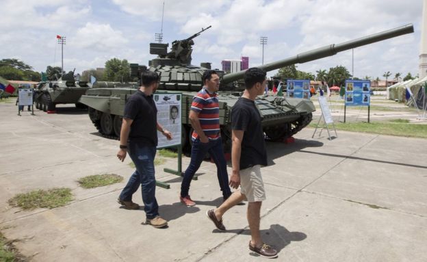 El tanque ruso T-72B1 en exhibición en Managua.
