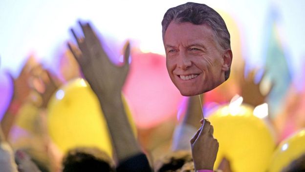 Macri es el primer presidente independiente en la historia de Argentina, pero la unión nacional que busca ha sido difícil de lograr.