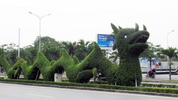 Mô hình rồng trước khi được gắn hoa