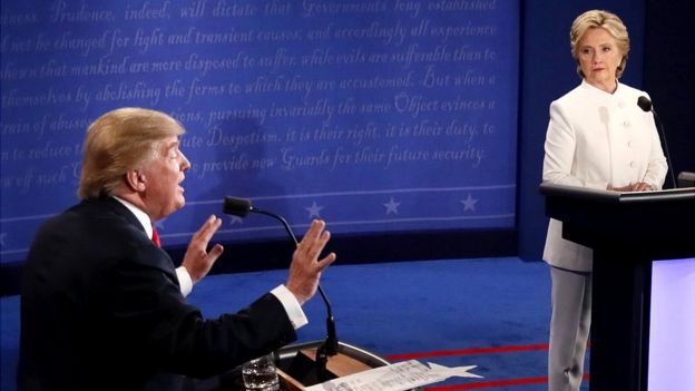 Donald Trump y Hillary Clinton durante un debate.