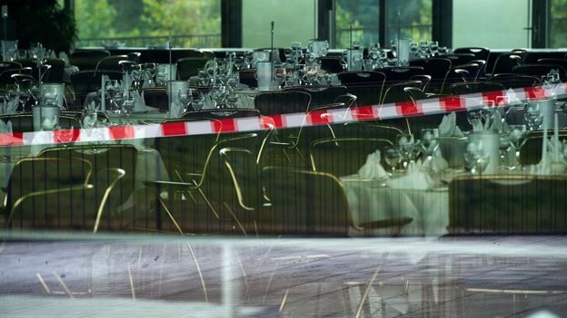 ஜெர்மனியின் ட்ரெஸ்டன் நகரத்தில் குண்டு தாக்குதல் நடந்த சர்வதேச மாநாட்டு மையத்தின் ஒரு பகுதி