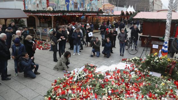 கிறிஸ்துமஸ் சந்தை தாக்குதலில் இறந்தவர்களுக்கு அஞ்சலி