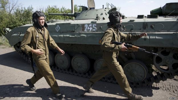 Donetsk rebel mechanised unit troops