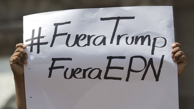 Cartel contra Donald Trump y Enrique Peña Nieto.