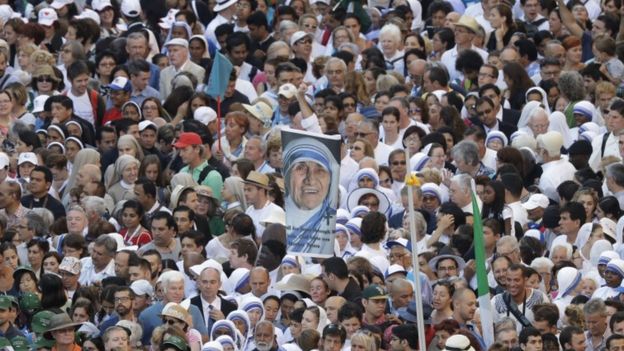 Pilgrims in St Peter's Square, 4 Sept