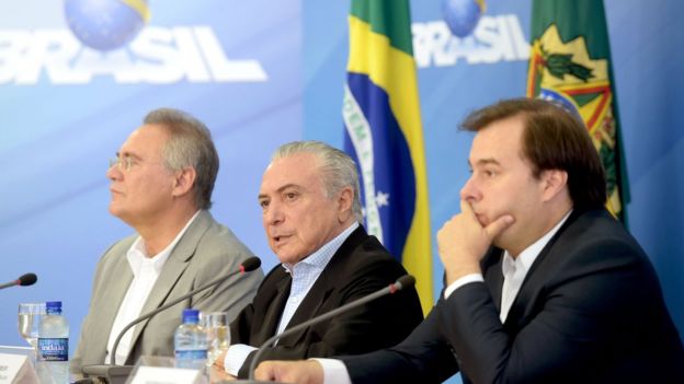 Calheiros, Temer e Maia participam da entrevista coletiva em Brasília