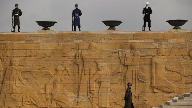 40 عسكريا تركيا يعملون مع الناتو في ألمانيا "طلبوا اللجوء السياسي"