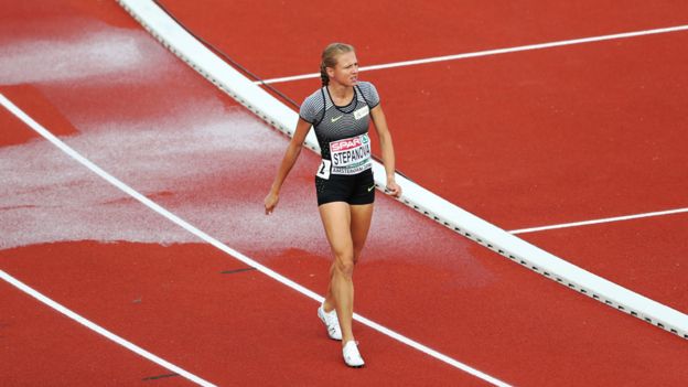 Stepanova walks off the track after her injury at the European Championships