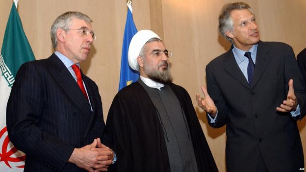 British Foreign Secretary Jack Straw, Supreme National Security Council chief Hassan Rouhani and French Foreign Minister Dominique de Villepin in Brussels (17 November 2003)