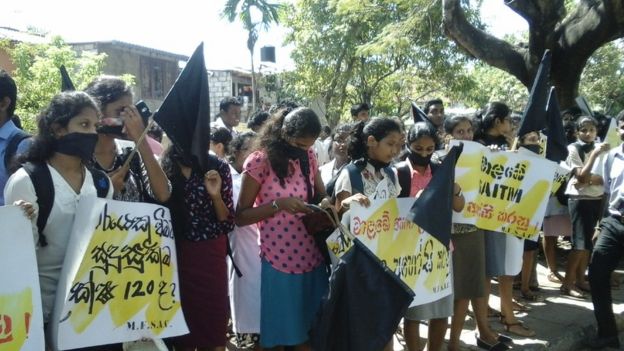 போராட்டம் நடத்திய அரசு மருத்துவ கல்லூரிகளின் மாணவர்கள்