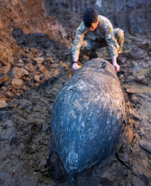 Bomb disposals experts working to make the bomb safe