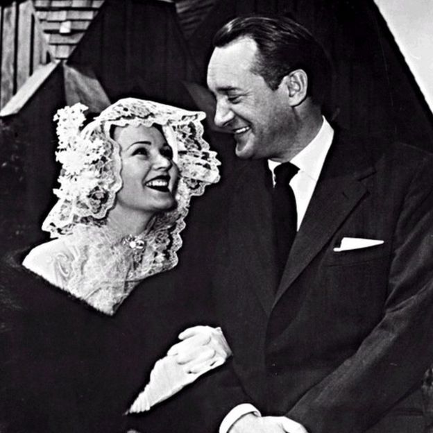 Zsa Zsa Gabor marries George Sanders