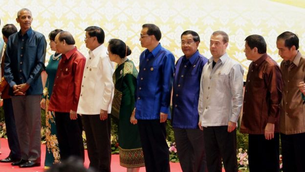 US President Barack Obama (2-L) and Philippines President Rodrigo Duterte (2-R) look on at the podium before the Association of Southeast Asian Nations (ASEAN) gala dinner in Vientiane, Laos, 07 September 2016