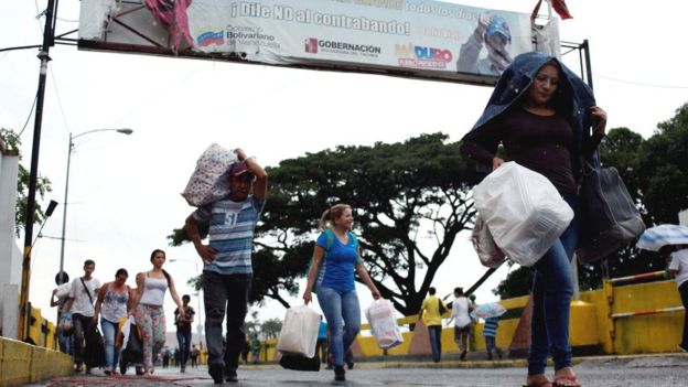 Gente caminando