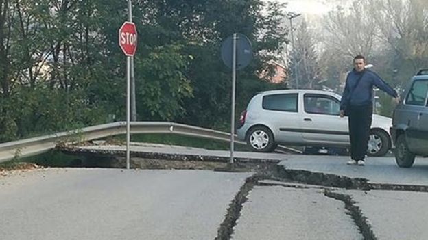 Cracked road on the way to Norcia