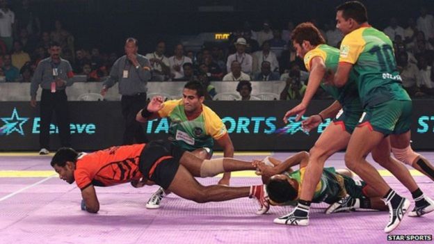 Acción de un partido de kabaddi en la liga profesional india.