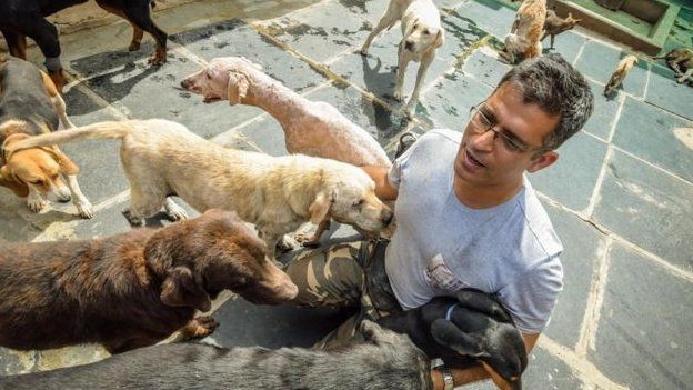 45 வயதாகும் ராகேஷ் ஷுக்லா ஒரு மென்பொறியாளர்