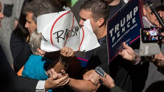 Protesta contra el racismo en la campaña de Donald Trump