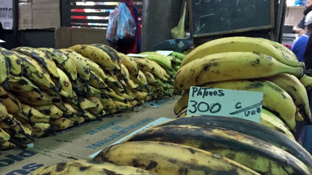 Venta de plátano en Caracas.