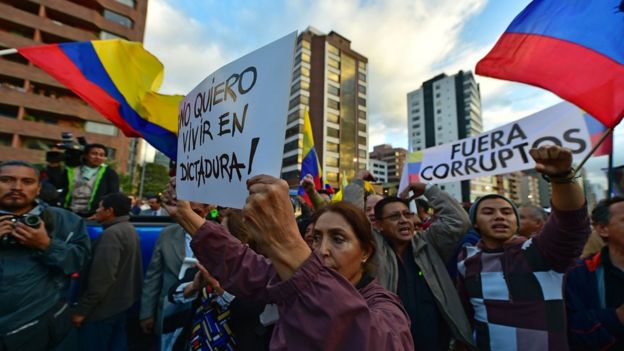 Protesta contra Correa
